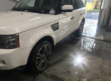 Detail reiniging Range Rover voor